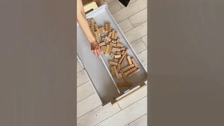 Многофункциональный растущий стол BeUp - это целый развеивающий комплекс для ребёнка!