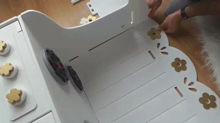 Кухня мини LWH сборка модели «Классика и Ромаша» от  «Little Wood Home”